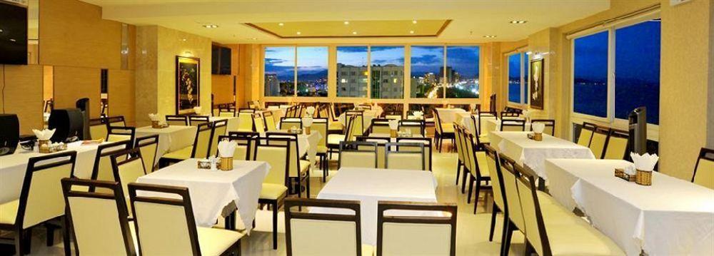Dendro Beachfront Hotel Nha Trang Exterior foto