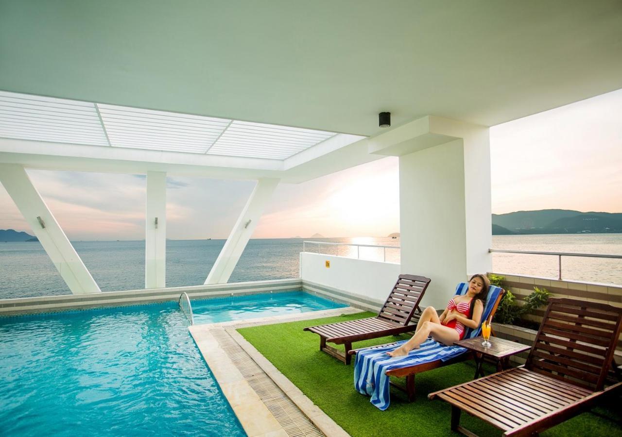 Dendro Beachfront Hotel Nha Trang Exterior foto
