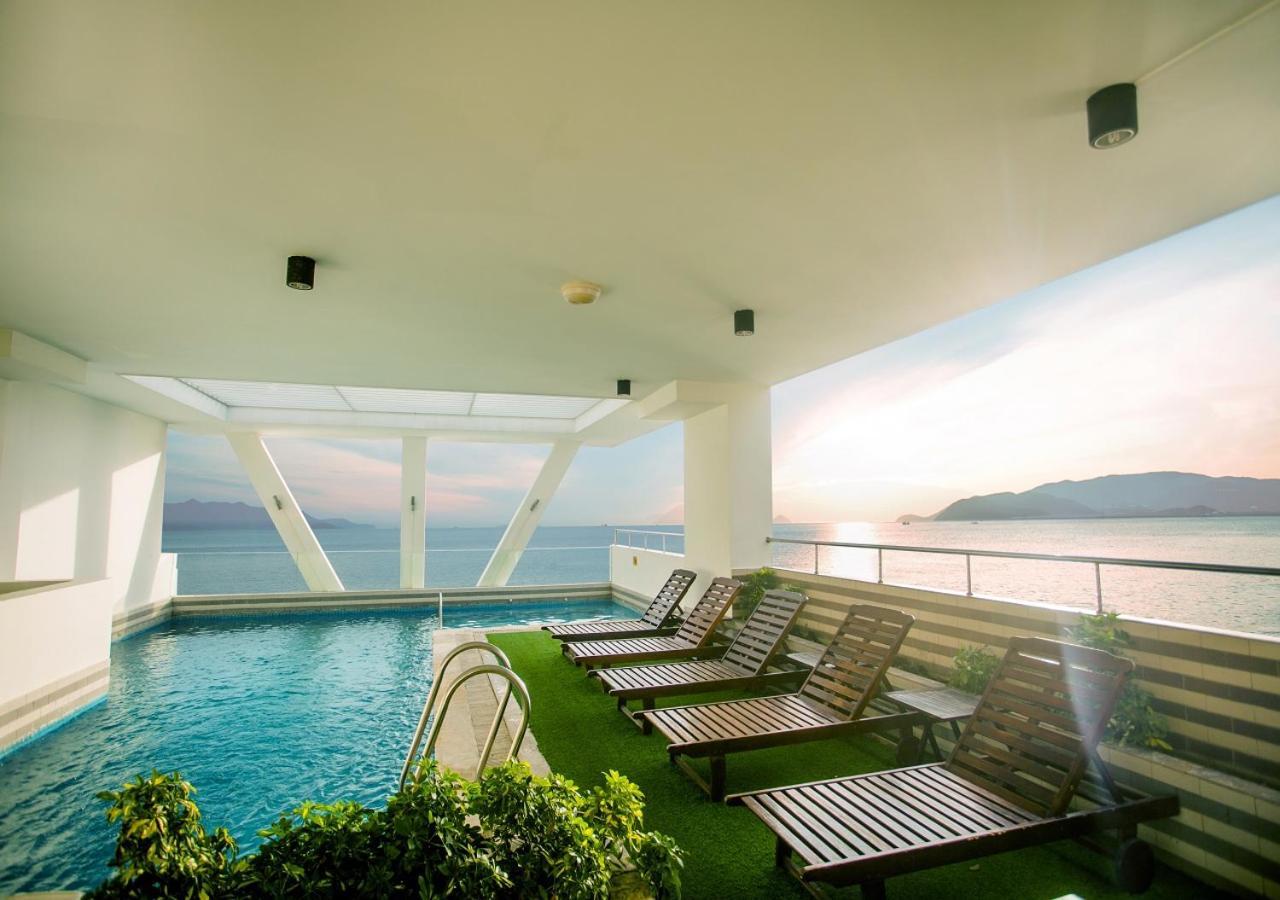 Dendro Beachfront Hotel Nha Trang Exterior foto
