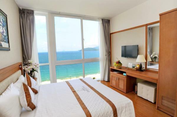 Dendro Beachfront Hotel Nha Trang Exterior foto